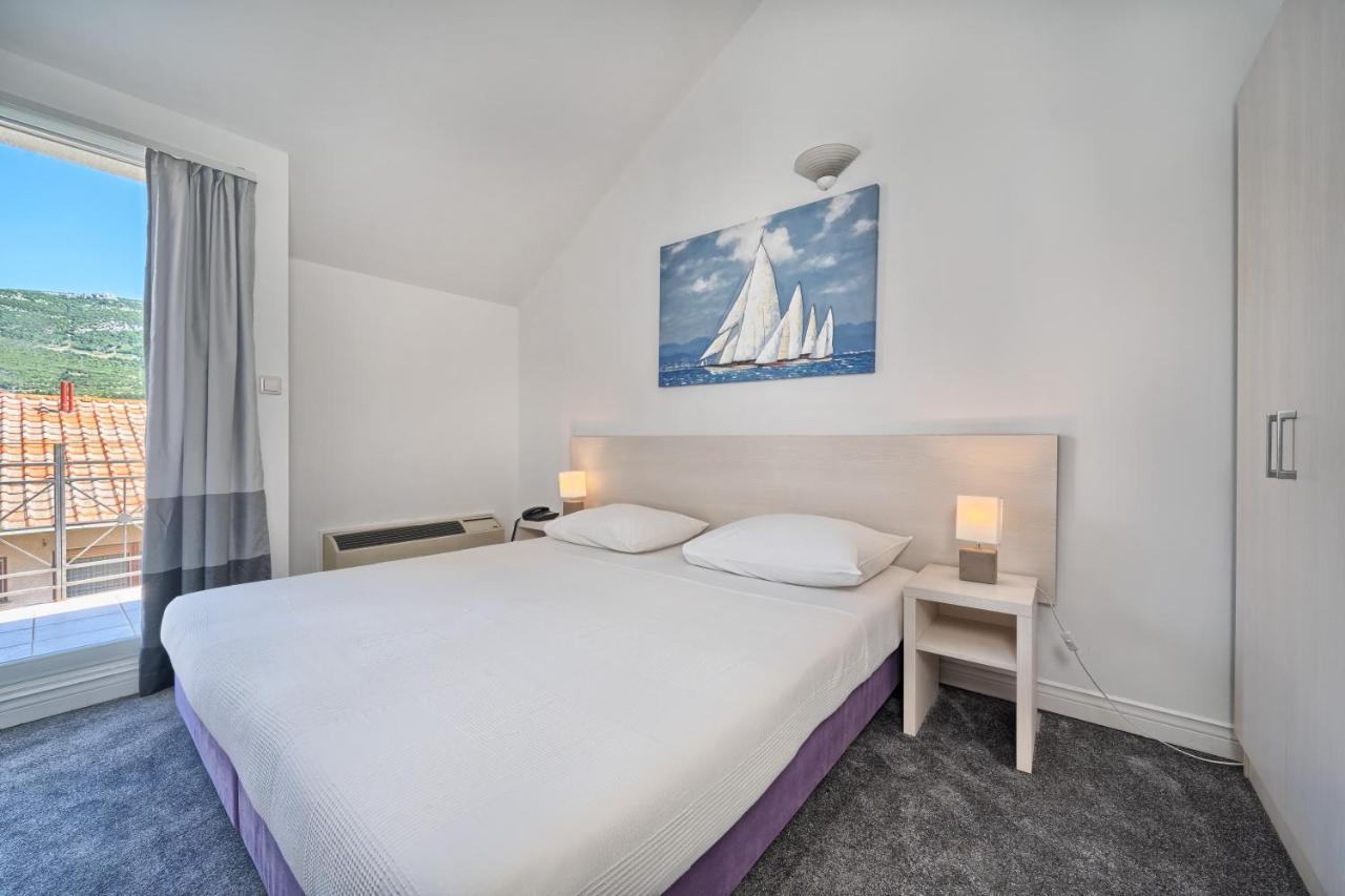 Hotel Aqua - Guest Rooms & Suites Каштела Екстер'єр фото
