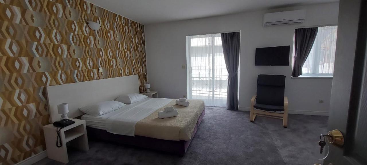 Hotel Aqua - Guest Rooms & Suites Каштела Екстер'єр фото